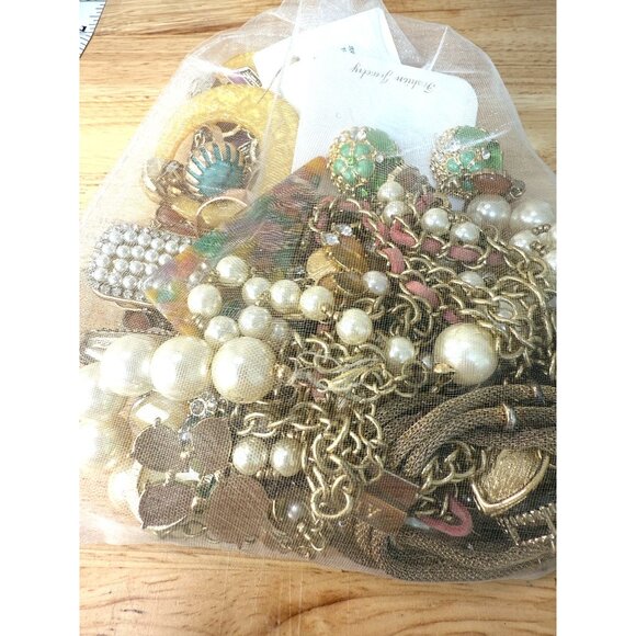 Gold Tone Wearable Statement Jewelry & Hair Clip Lot 1lb Assorted Styles - Picture 5 of 7